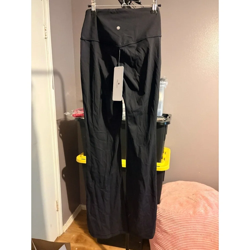 CRZ YOGA Women's Flare Black Leggings Size Small (4/6) 31 in. Inseam NWT - Picture 4 of 4